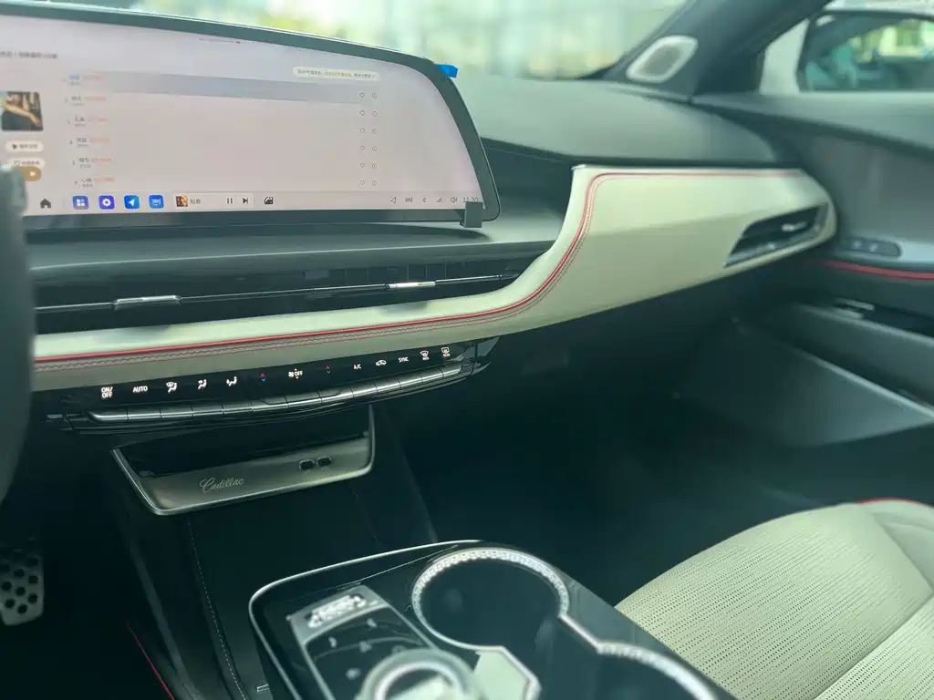 Cadillac Cadillac GT4 2023 25T Luxury 2025 - thumbnail 15