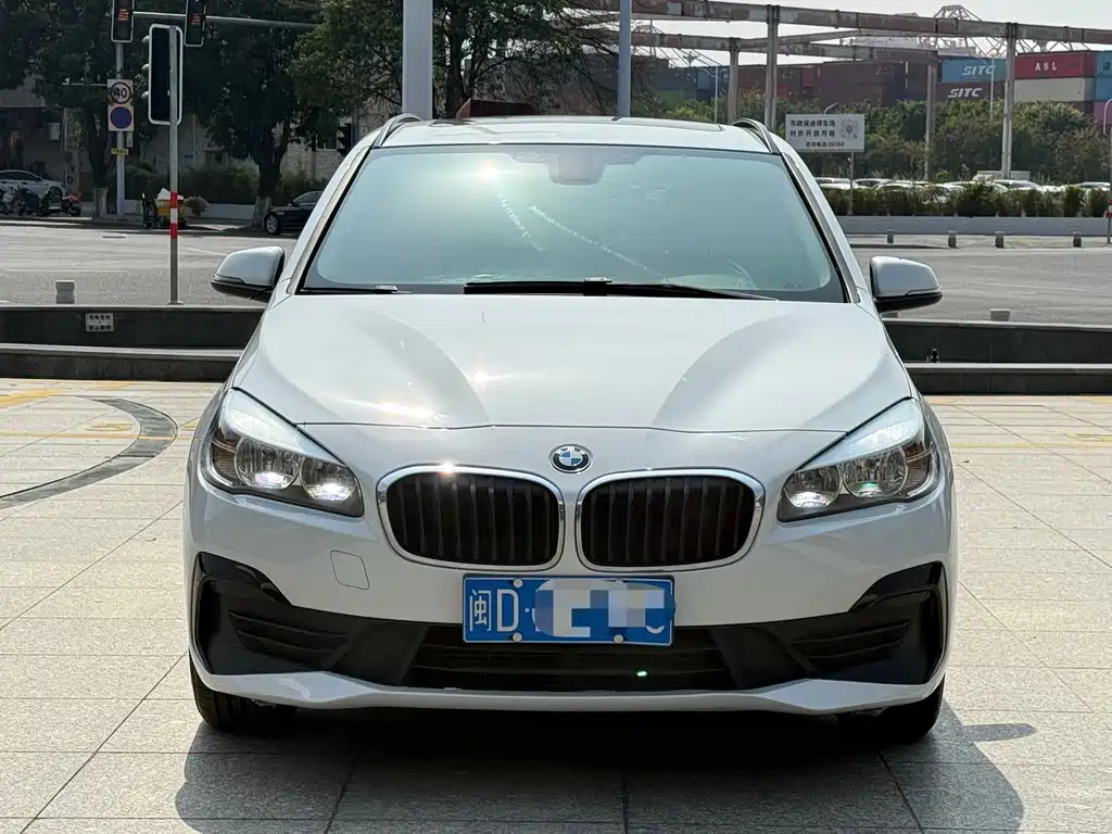 BMW BMW 2 Series Touring 2018 218i Fashion Edition 2018 - thumbnail 2