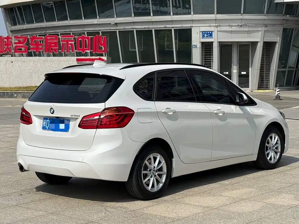 BMW BMW 2 Series Touring 2018 218i Fashion Edition 2018 - thumbnail 4