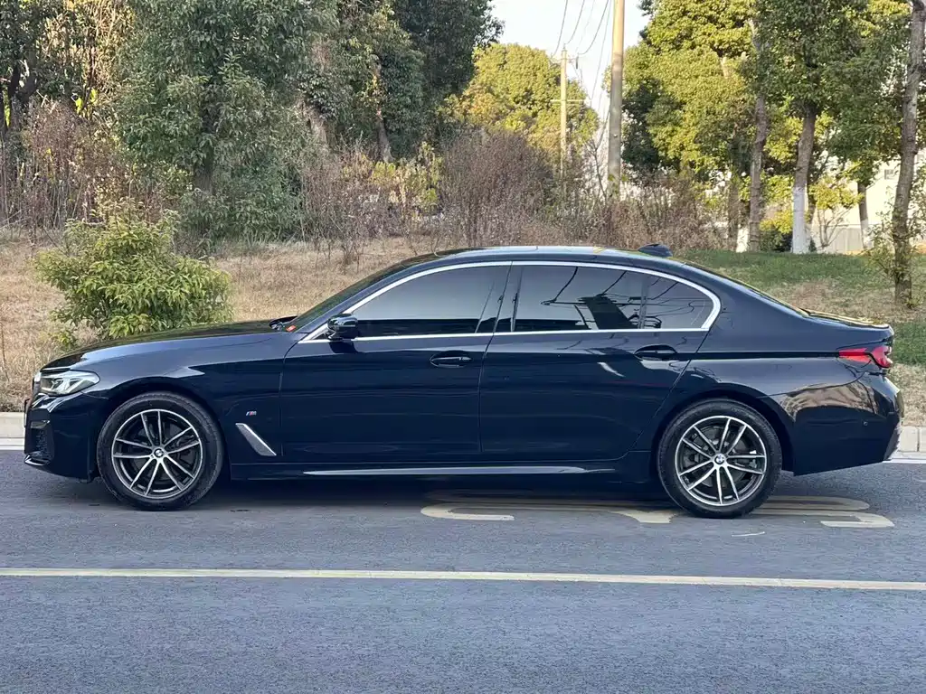 BMW BMW 5 Series 2022 525Li M Sport Package 2022 - thumbnail 7