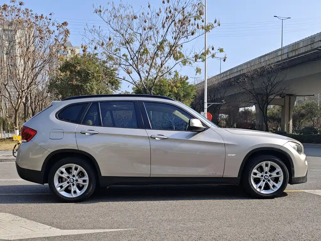 BMW BMW X1 2012 sDrive20i Leading Edition 2012 - thumbnail 6