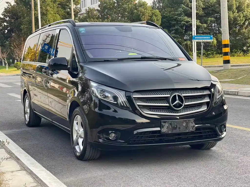 Mercedes-Benz Vito 2020 2.0T Business Edition 7-seater 2020 - thumbnail 3