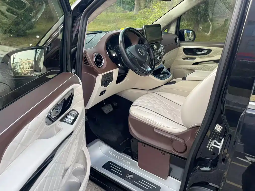 Mercedes-Benz Vito 2020 2.0T Business Edition 7-seater 2020 - thumbnail 4