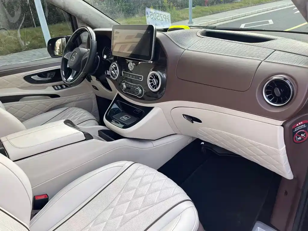 Mercedes-Benz Vito 2020 2.0T Business Edition 7-seater 2020 - thumbnail 10