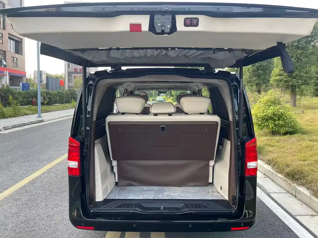 Mercedes-Benz Vito 2020 2.0T Business Edition 7-seater 2020 - thumbnail 17