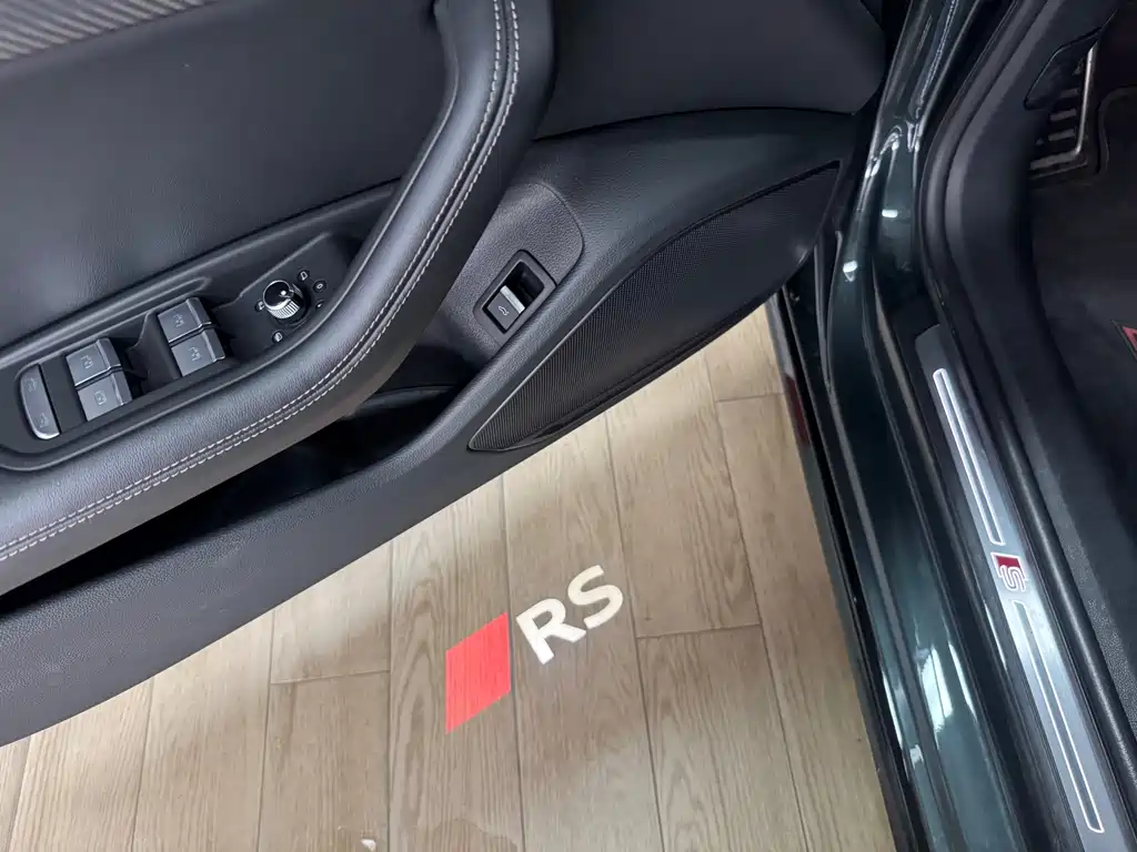 Audi Audi A4L 2024 40 TFSI quattro RS Sport Package 2024 - thumbnail 10