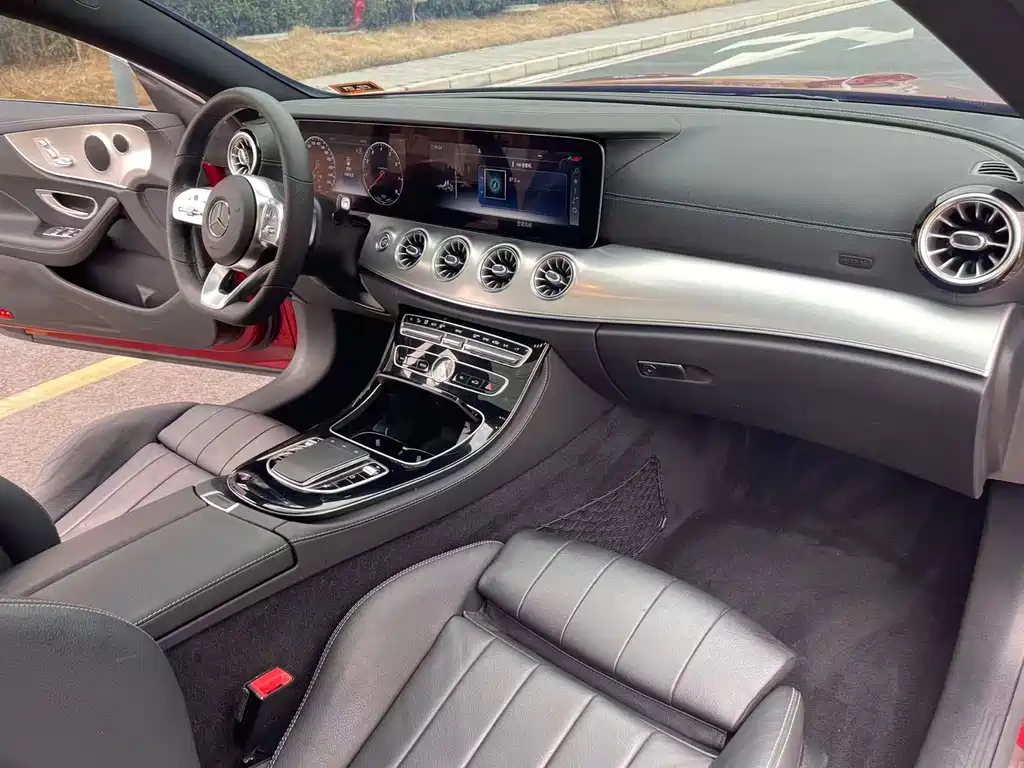 Mercedes-Benz Mercedes-Benz E-Class Coupe E 260 2020 Model 2020 - thumbnail 13