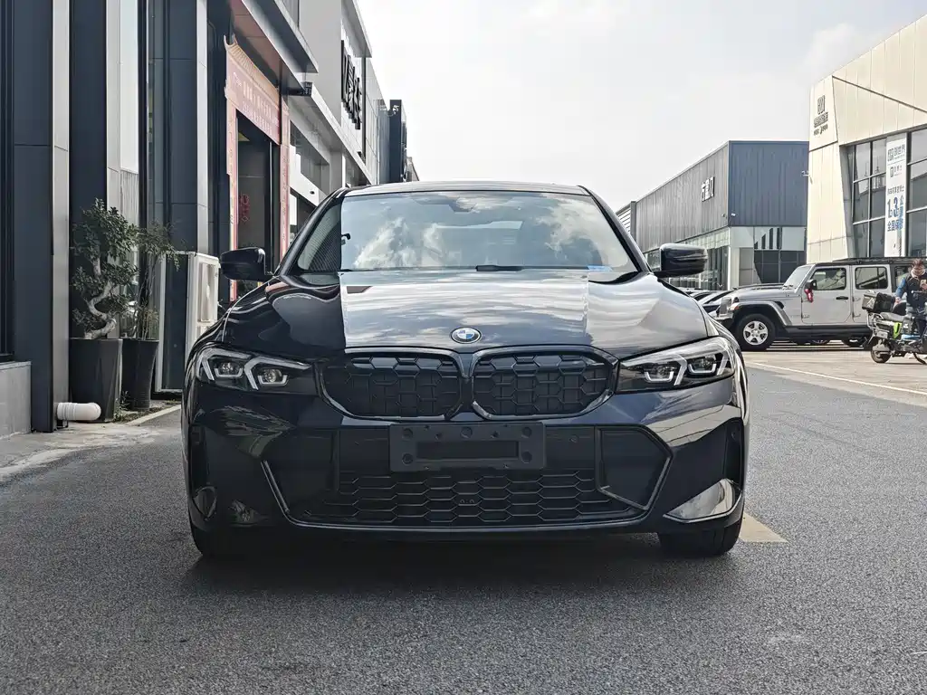 BMW BMW 3 Series 2023 325Li M Sport Shadow Night Package 2023 - thumbnail 2