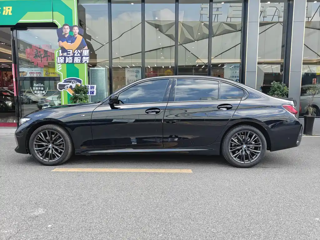 BMW BMW 3 Series 2023 325Li M Sport Shadow Night Package 2023 - thumbnail 5