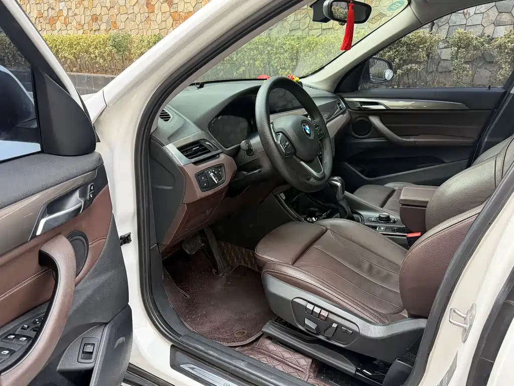 BMW BMW X1 2018 sDrive18Li Premium Model 2018 - thumbnail 14