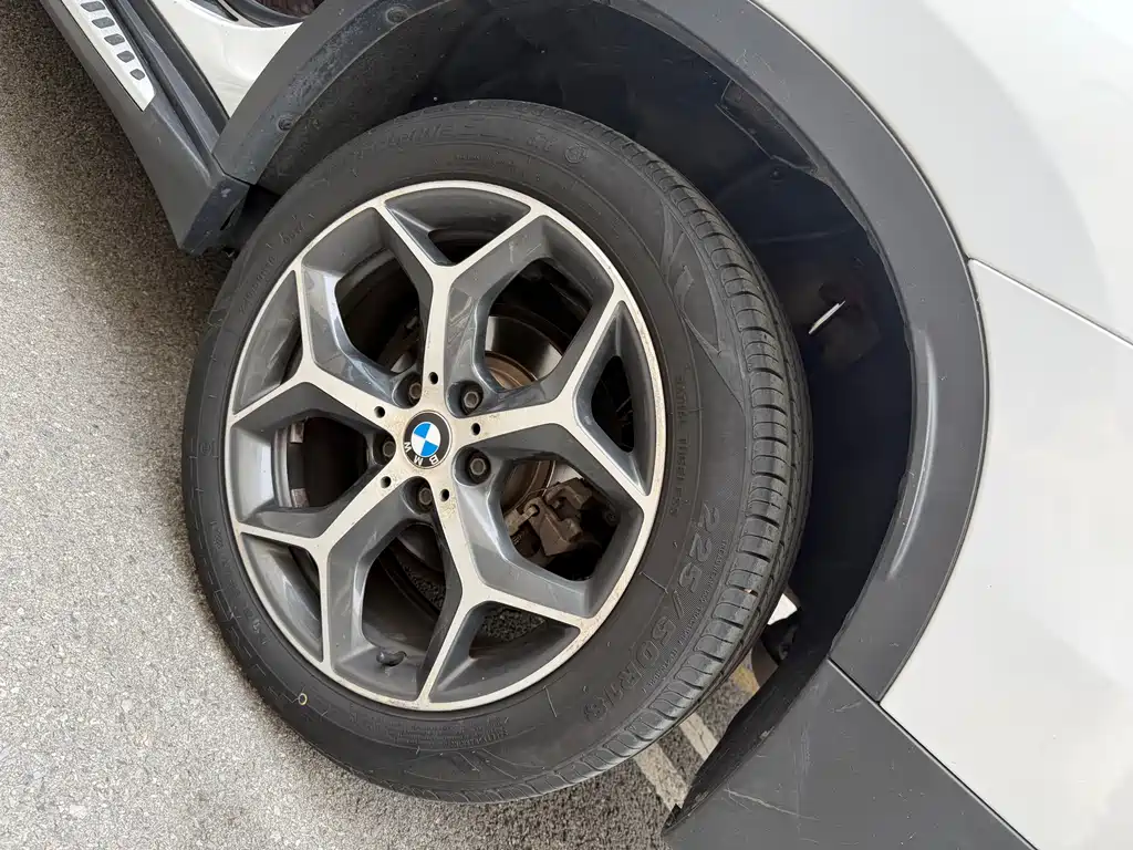 BMW BMW X1 2018 sDrive18Li Premium Model 2018 - thumbnail 18