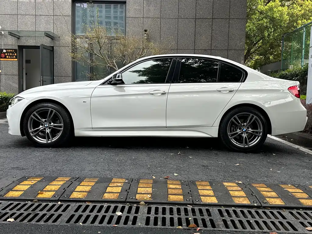 BMW BMW 3 Series 2018 320i M Sport Package 2018 - thumbnail 5
