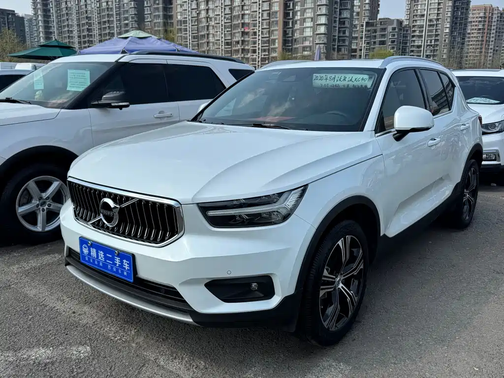 Volvo Volvo XC40 2021 T4 AWD Momentum Luxury Edition 2020