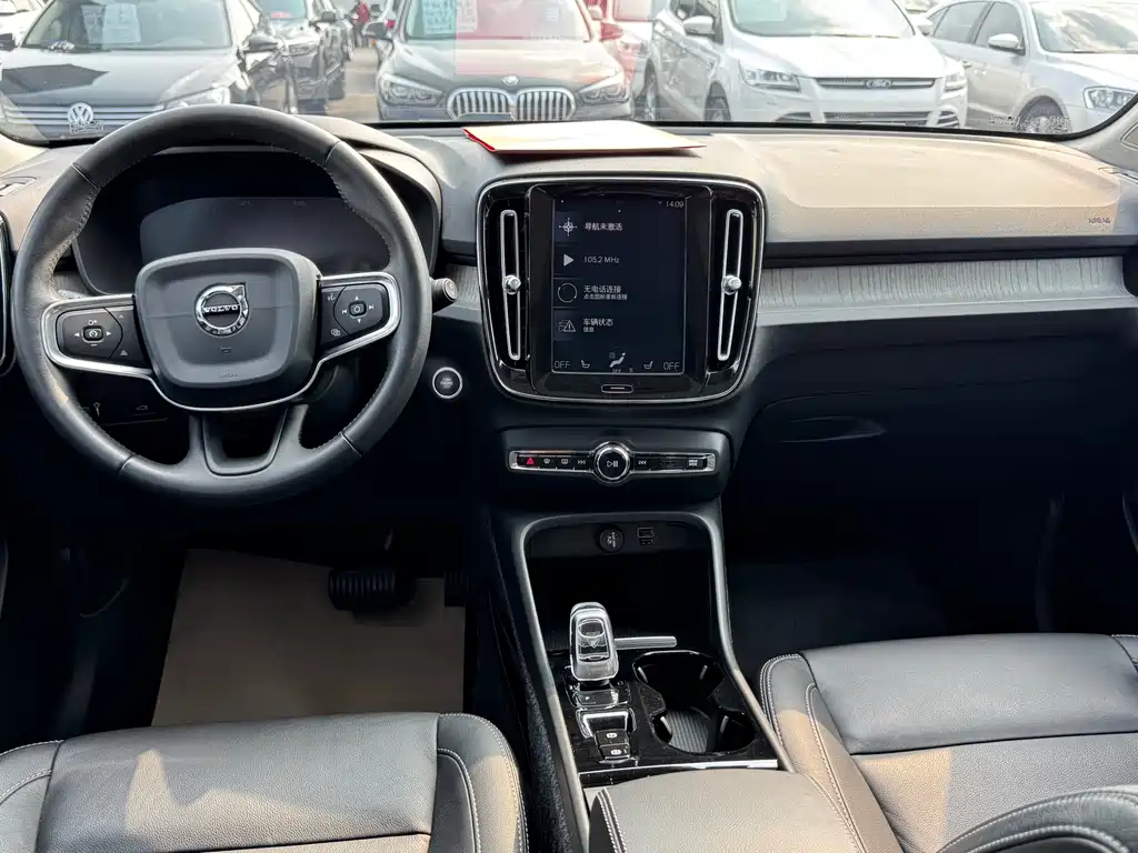 Volvo Volvo XC40 2021 T4 AWD Momentum Luxury Edition 2020 - thumbnail 12