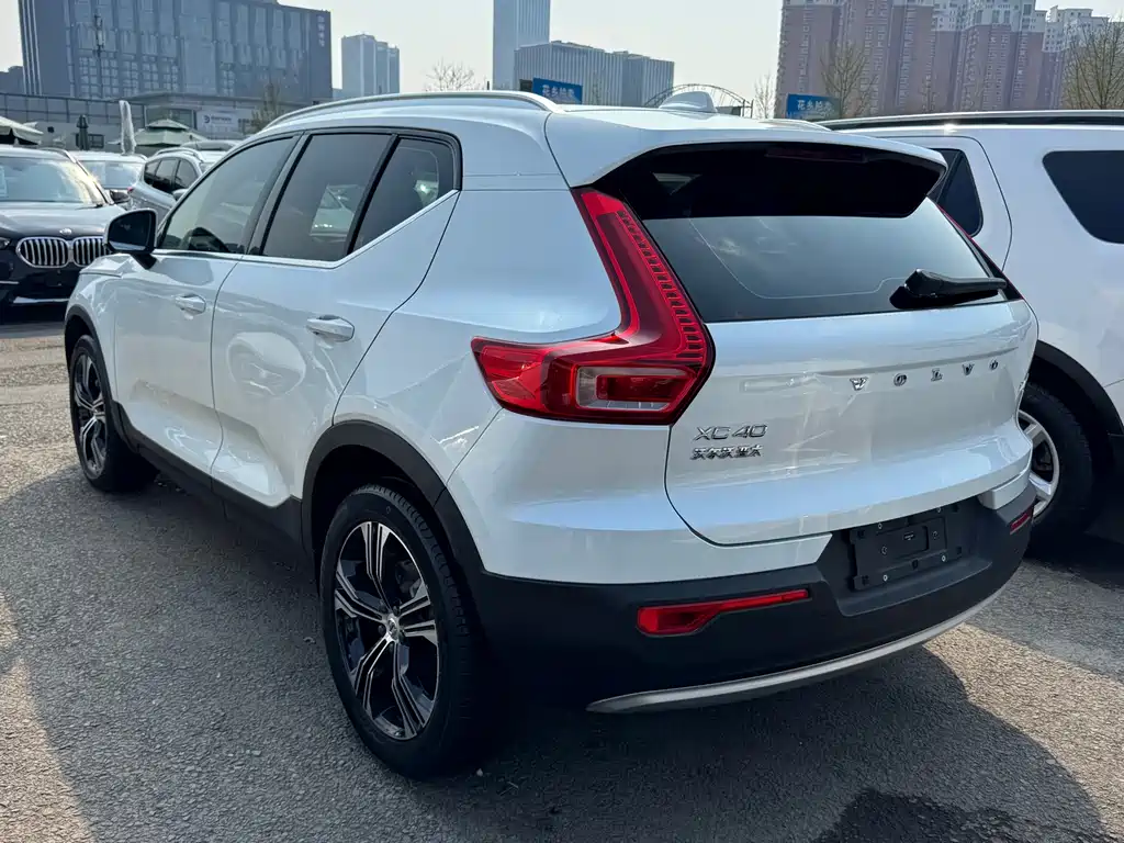 Volvo Volvo XC40 2021 T4 AWD Momentum Luxury Edition 2020 - thumbnail 16