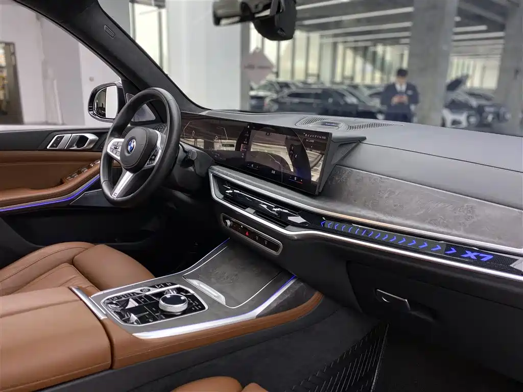 BMW BMW X7 xDrive40i M Sport Package Premium 2023 - thumbnail 10