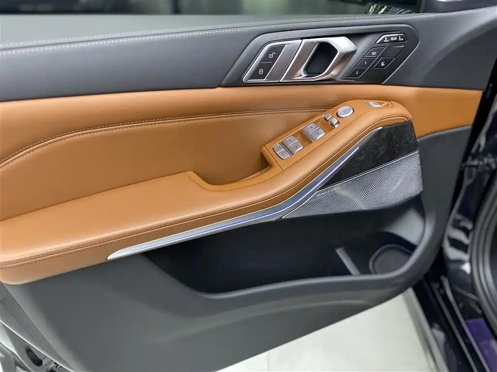 BMW BMW X7 xDrive40i M Sport Package Premium 2023 - thumbnail 22