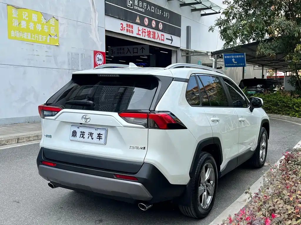 Toyota RAV4 2022 2.0L CVT 2WD Fashion Edition 2022 - thumbnail 6