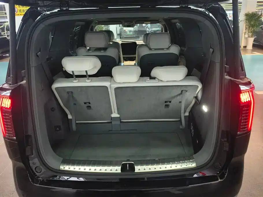 Zeekr Zeekr 009 2024 7-seat Aisle Version AWD 140kWh 2025 - thumbnail 3