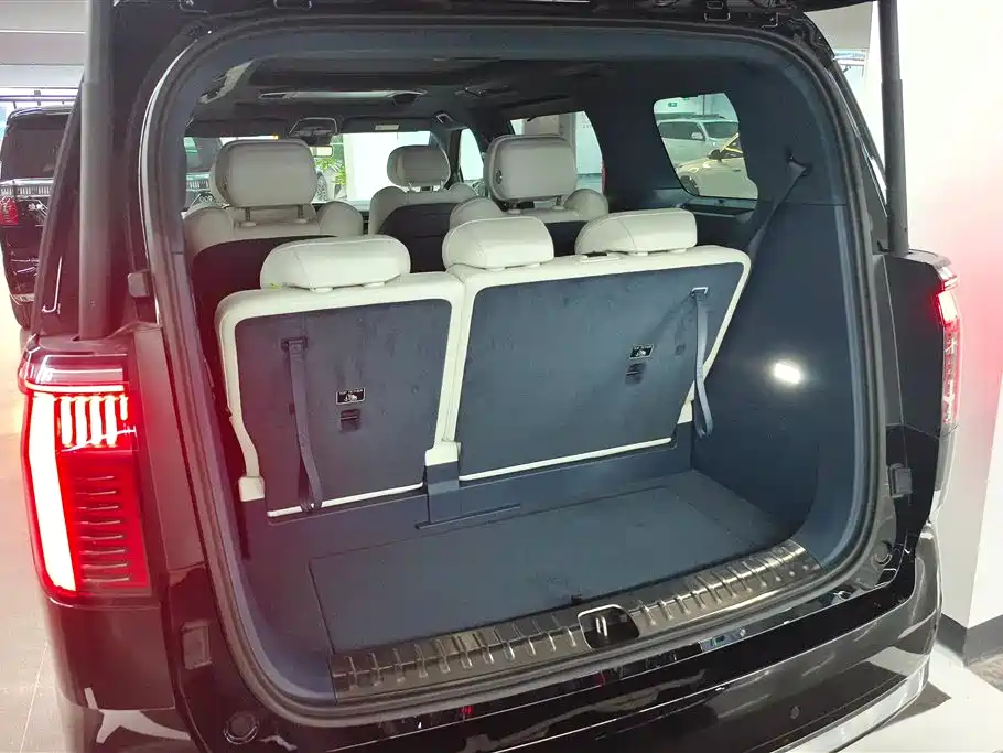 Zeekr Zeekr 009 2024 7 Seat Aisle Version AWD 140kWh 2025 - thumbnail 4