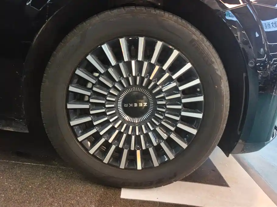 Zeekr Zeekr 009 2024 7-seat Aisle Version AWD 140kWh 2025 - thumbnail 5
