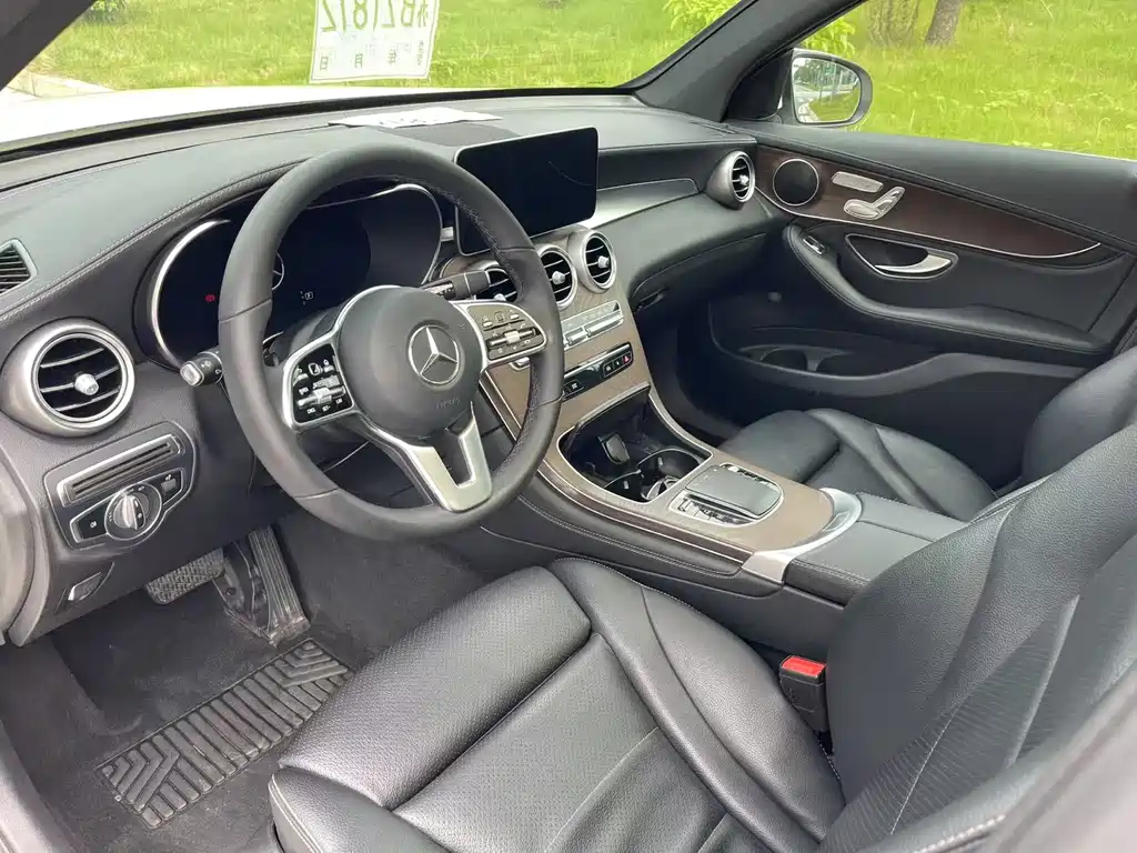 Mercedes-Benz Mercedes-Benz GLC 2020 GLC 300 L 4MATIC Sport Edition 2020 - thumbnail 9