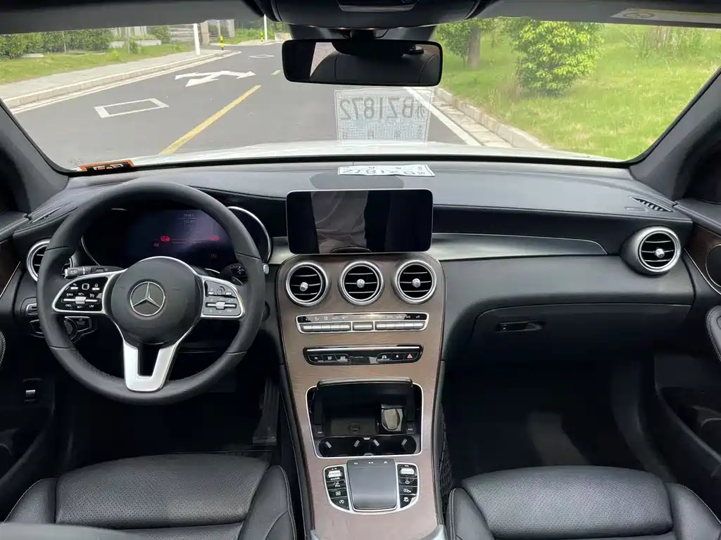 Mercedes-Benz Mercedes-Benz GLC 2020 GLC 300 L 4MATIC Sport Edition 2020 - thumbnail 11