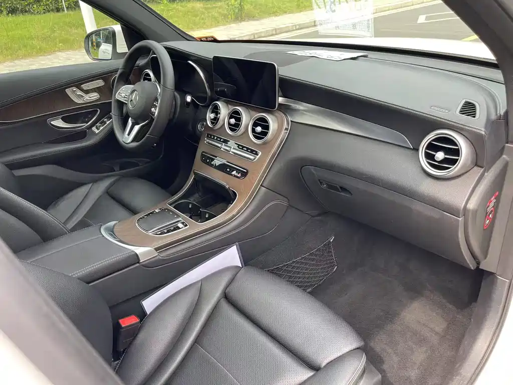 Mercedes-Benz Mercedes-Benz GLC 2020 GLC 300 L 4MATIC Sport Edition 2020 - thumbnail 15