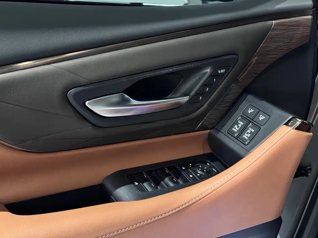 Toyota Alphard 2024 Model Hybrid 2.5L Premium Edition 2024 - thumbnail 17