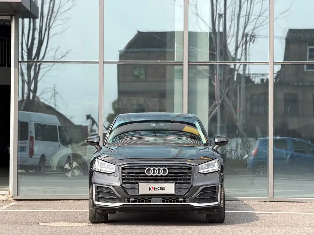 Audi Audi Q2L 2021 35 TFSI Sport Edition 2021 - thumbnail 2