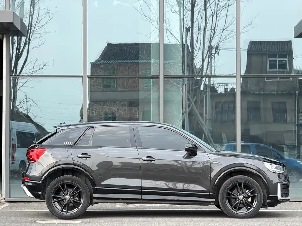 Audi Audi Q2L 2021 35 TFSI Sport Edition 2021 - thumbnail 3