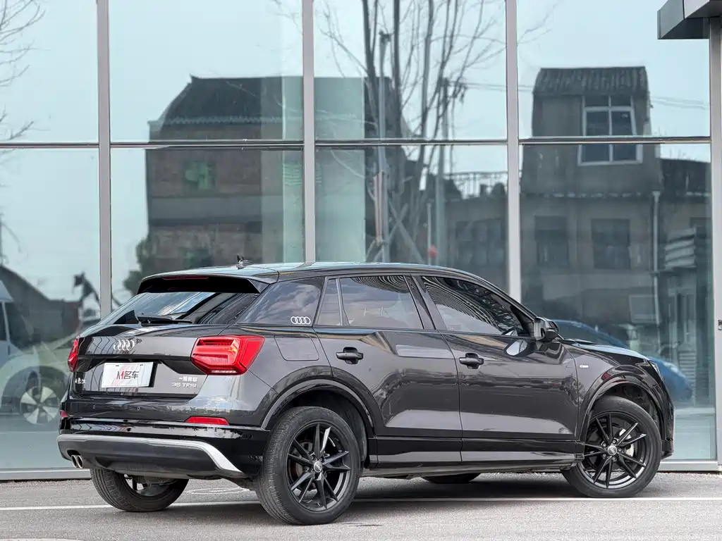 Audi Audi Q2L 2021 35 TFSI Sport Edition 2021 - thumbnail 5