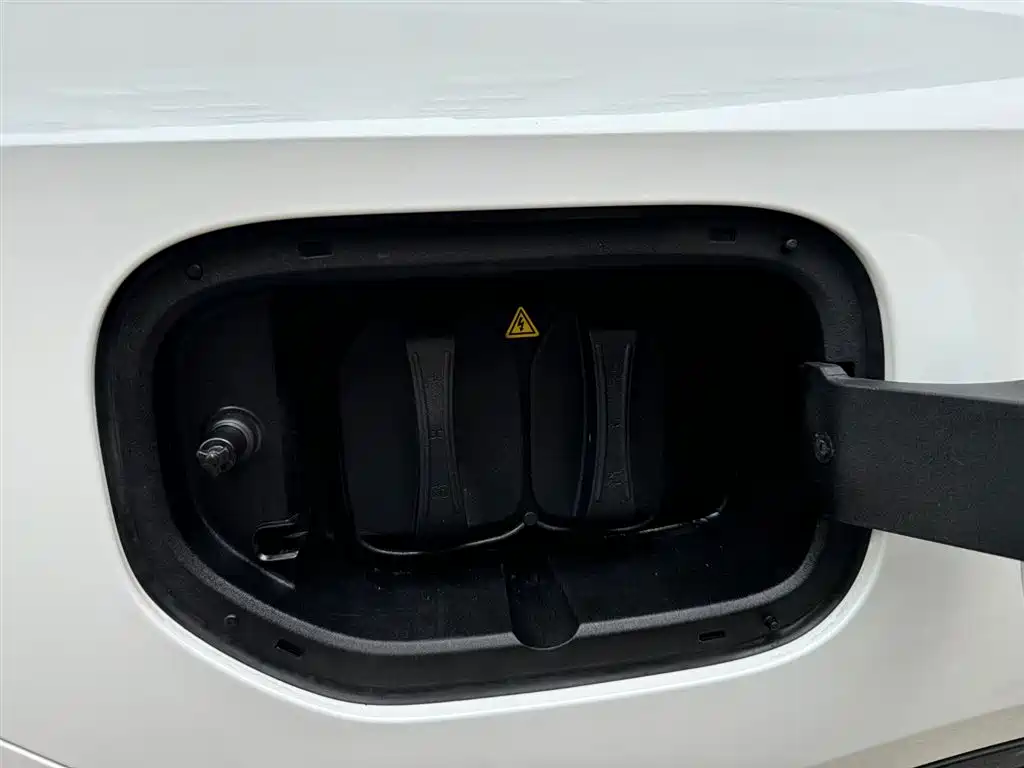 DeepBlue Automobile DeepBlue SL03 2023 Model 200Max Range Extender Version 2023 - thumbnail 9