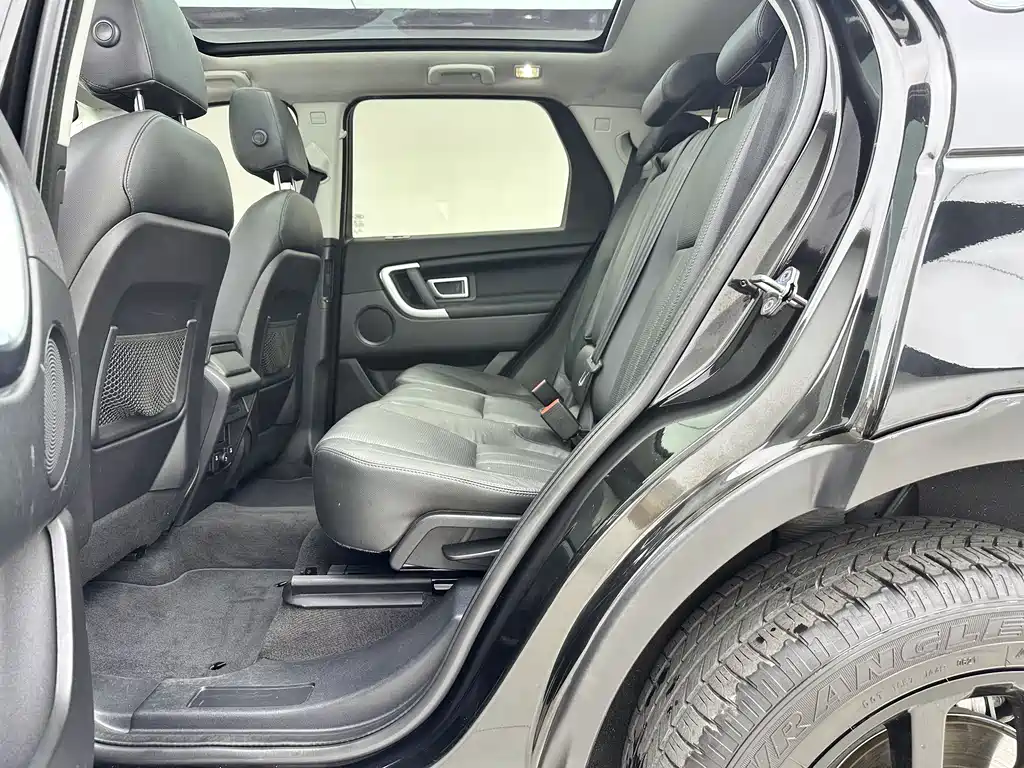 Land Rover Discovery Sport 2016 2.0T HSE 2016 - thumbnail 10