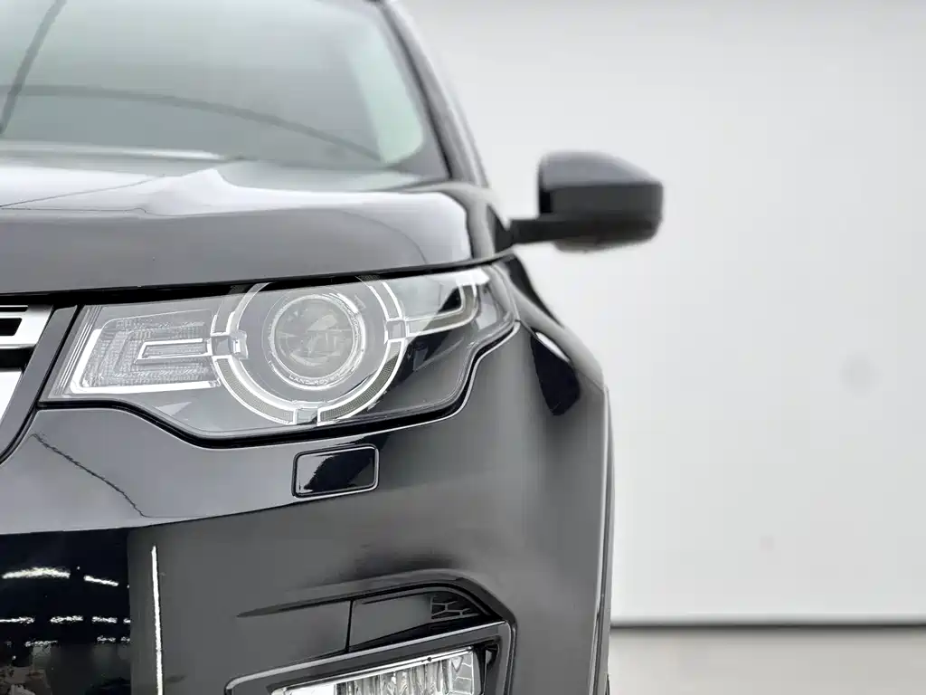 Land Rover Discovery Sport 2016 2.0T HSE 2016 - thumbnail 17