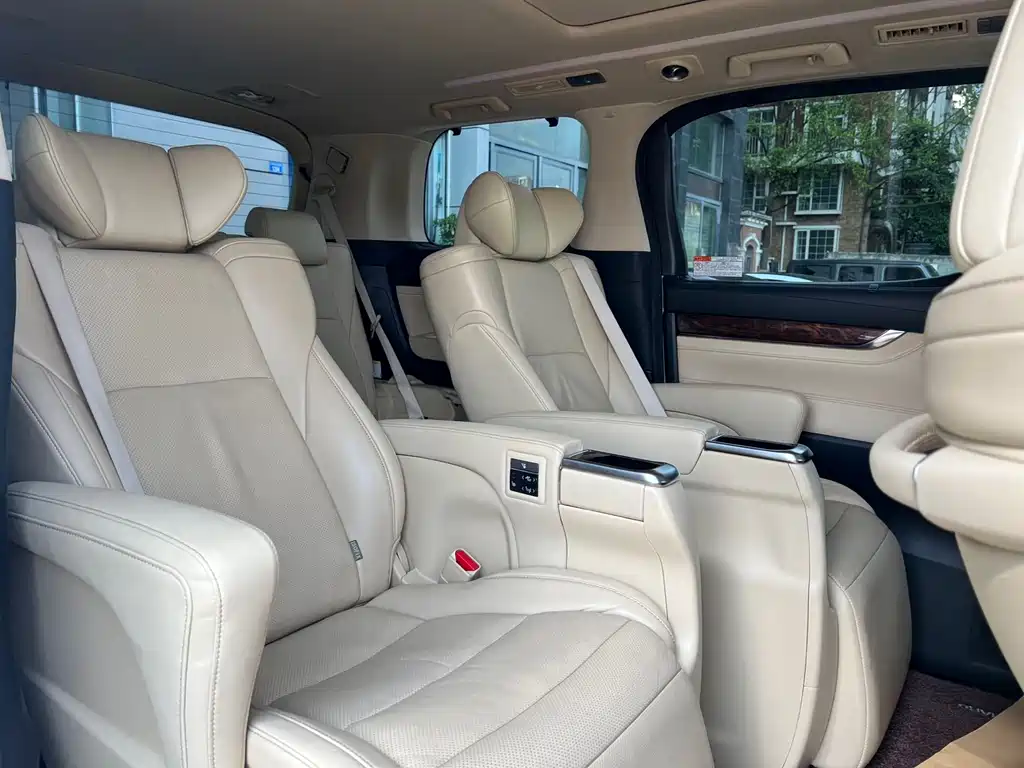 Toyota Alphard 2018 3.5L Luxury Edition 2019 - thumbnail 10