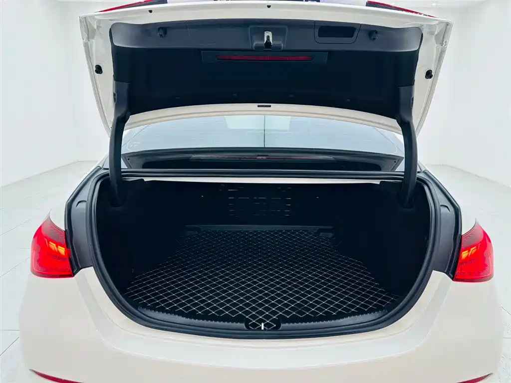 Mercedes-Benz Mercedes-Benz C-Class 2023 C 260 L Sport Edition 2023 - thumbnail 26