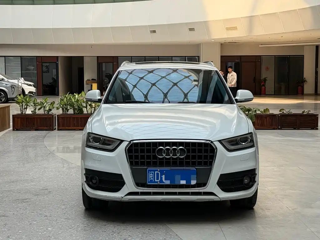 Audi Audi Q3 2013 35 TFSI Progressive Edition 2014 - thumbnail 2