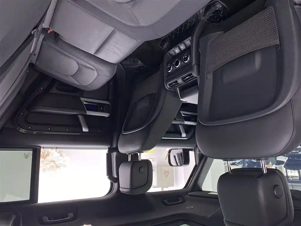 Land Rover Land Rover Defender 2023 Model Year Facelift 110 3.0T P400 X-DYNAMIC HSE 2023 - thumbnail 8