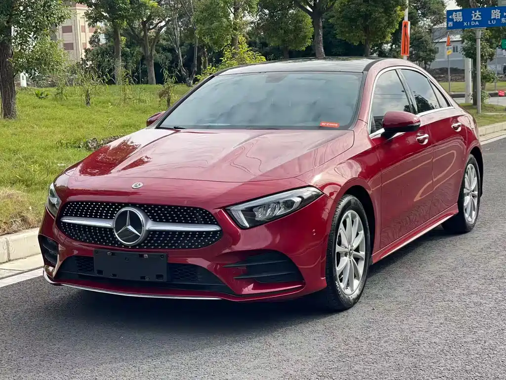 Mercedes-Benz Mercedes-Benz A-Class 2021 A 200 L Sport Sedan Fashion Edition 2021