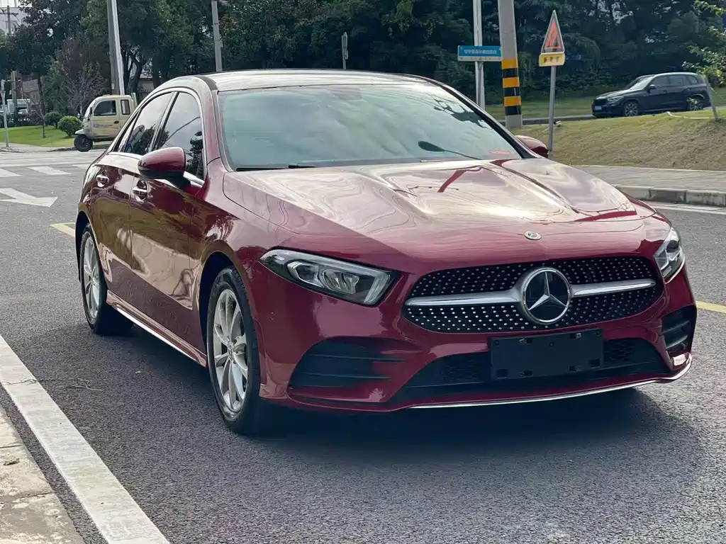 Mercedes-Benz Mercedes-Benz A-Class 2021 A 200 L Sport Sedan Fashion Edition 2021 - thumbnail 3