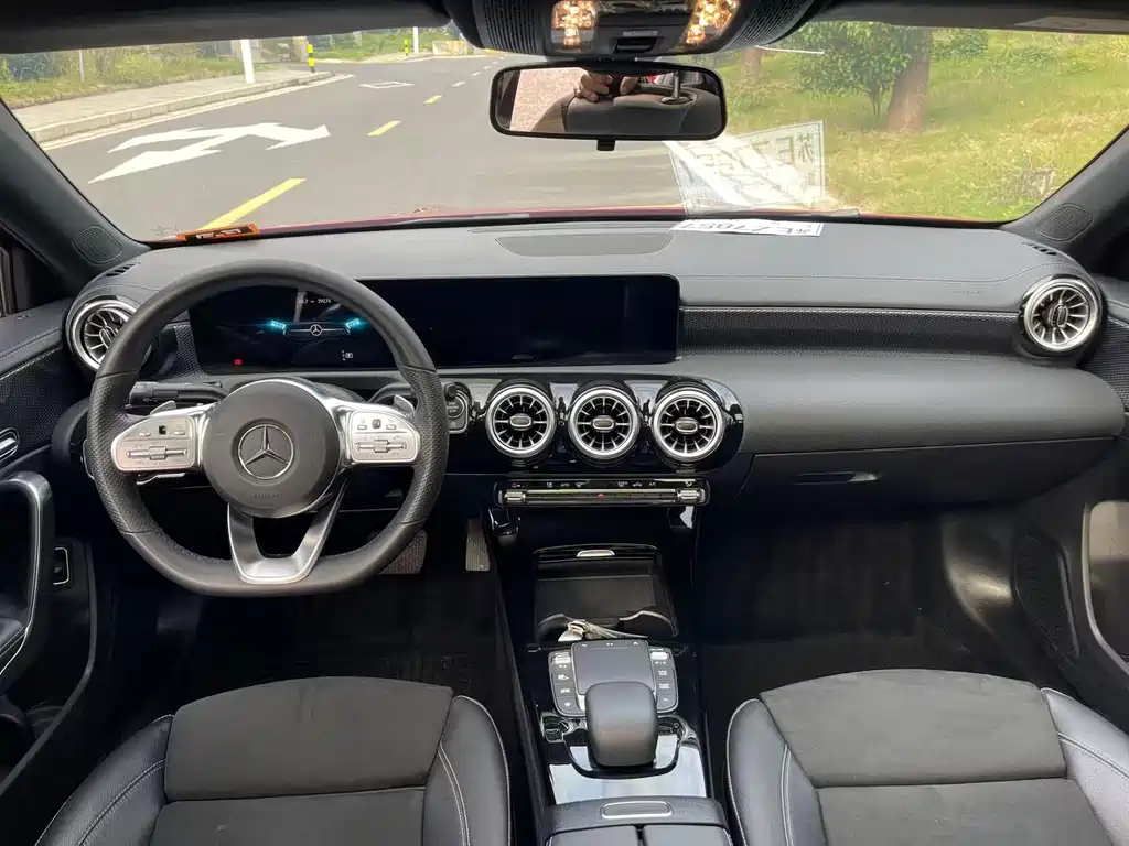 Mercedes-Benz Mercedes-Benz A-Class 2021 A 200 L Sport Sedan Fashion Edition 2021 - thumbnail 11