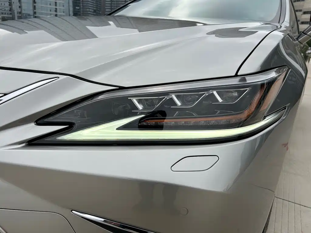 Lexus Lexus ES 300h 2020 Premium Edition 2021 - thumbnail 4