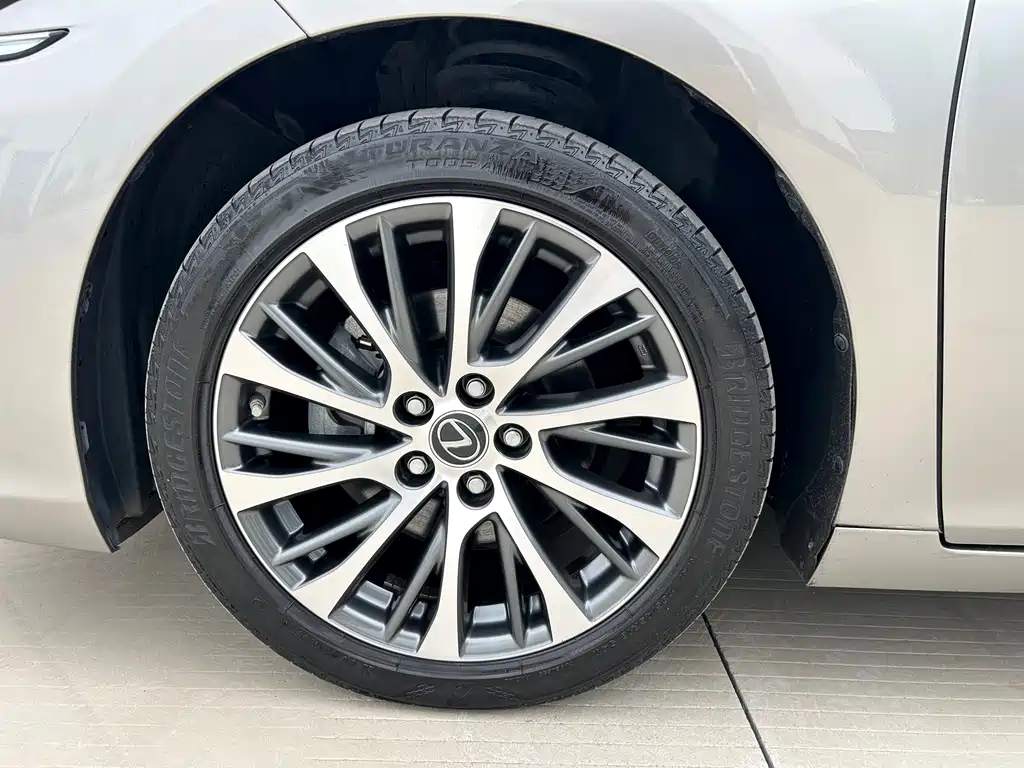 Lexus Lexus ES 300h 2020 Premium Edition 2021 - thumbnail 5