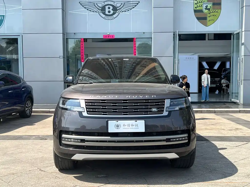 Land Rover Range Rover 2023 3.0 L6 400PS Vogue Long Wheelbase 2022 - thumbnail 2