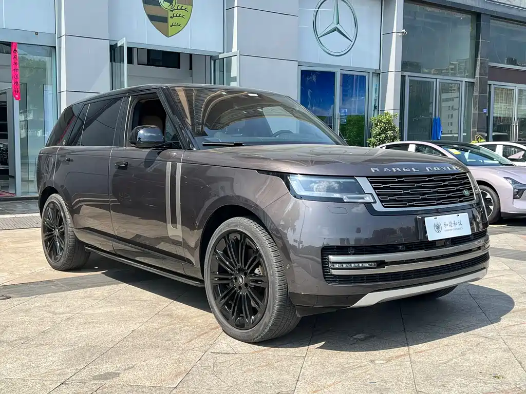 Land Rover Range Rover 2023 3.0 L6 400PS Vogue Long Wheelbase 2022 - thumbnail 3