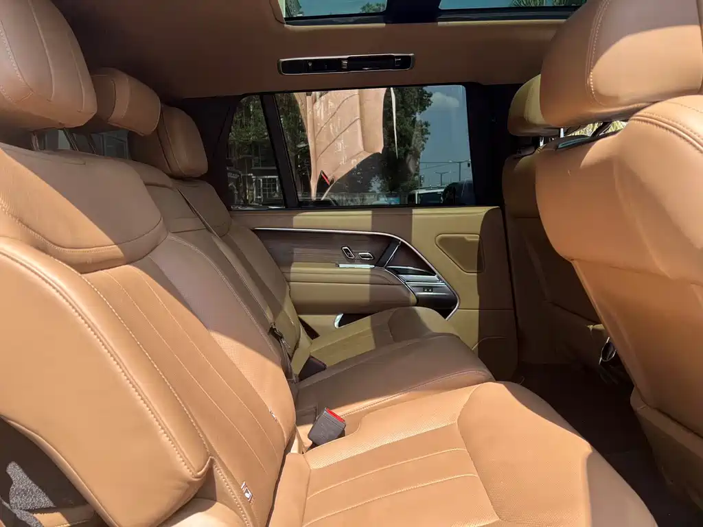 Land Rover Range Rover 2023 3.0 L6 400PS Vogue Long Wheelbase 2022 - thumbnail 7