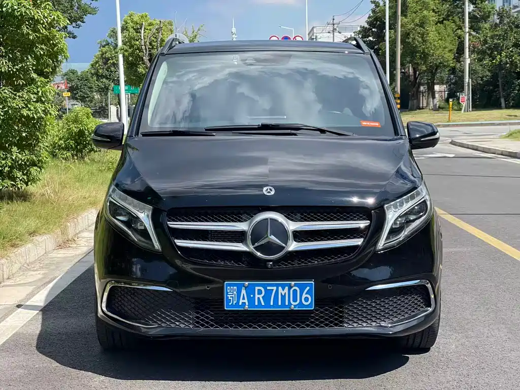 Mercedes-Benz Mercedes-Benz V-Class 2022 V 260 Exclusive Edition 2022 - thumbnail 2