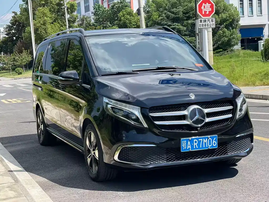 Mercedes-Benz Mercedes-Benz V-Class 2022 V 260 Exclusive Edition 2022 - thumbnail 3