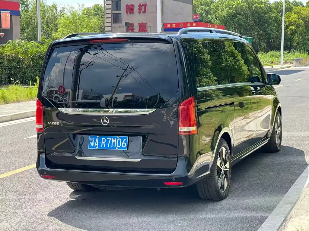 Mercedes-Benz Mercedes-Benz V-Class 2022 V 260 Exclusive Edition 2022 - thumbnail 4